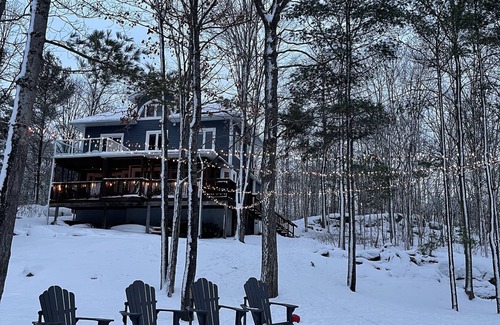 Gravenhurst House | "Time to Exhale" cottage on the lake