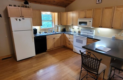 Vilas County House | Time to relax and unwind…Cozy house in the woods minutes from downtown Minocqua