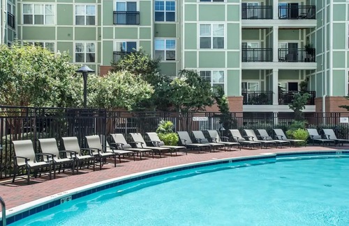 Eisenhower East Apartment | Time to Relax on The Cozy Old Town LOFT