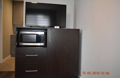 Petawawa Hotel | Time Travellers Motel