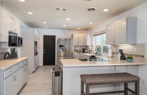 Loma Linda House | Timeless 4BR Oasis: Poolside Relaxation and Jacuzzi Comfort House in Loma Linda