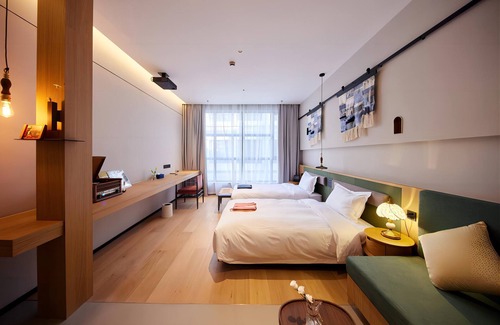 Downtown Shanghai Hotel | Timeless Boutique House