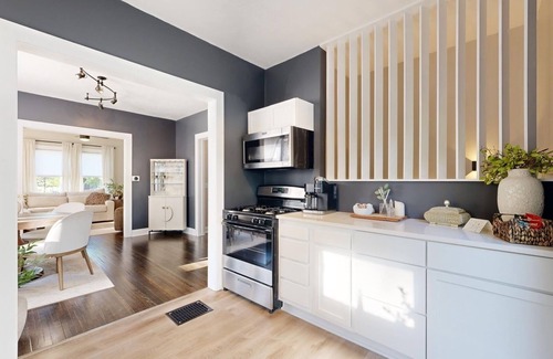 Bloomington House | Timeless Charming Bungalow, feels like HOME!