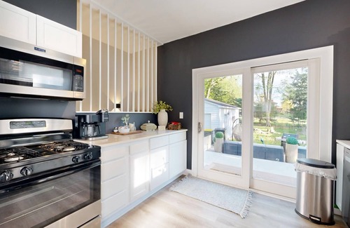 Bloomington House | Timeless Charming Bungalow, feels like HOME!