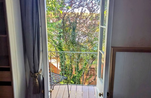 Cooma Apartment | Timeless, classy, central!