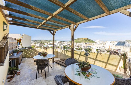 Victoria Apartment | Timeless Elegance: 900-Year-Old Renovated Studio