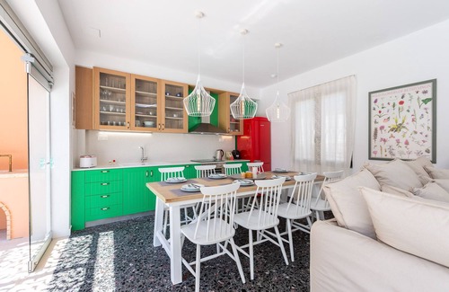 Pigi Villa | Timeless Elegance Embraced by Comfort and Bliss