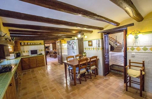 Santa Oliva Villa | Timeless Elegance near Barcelona, 14 min to beach