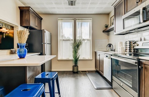 Springfield House | Timeless Elegance | Walk to Capitol & Attractions | Historic Luxury