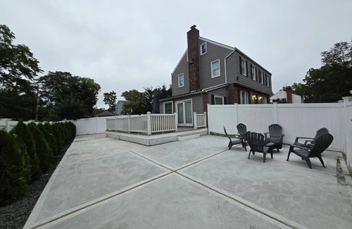 South Valley Stream House | Timeless Luxury Elegant Escape