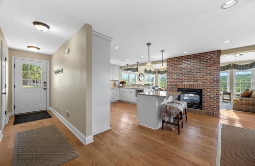 Burgettstown House | Timeless Renovated Pre-Civil War Guest House