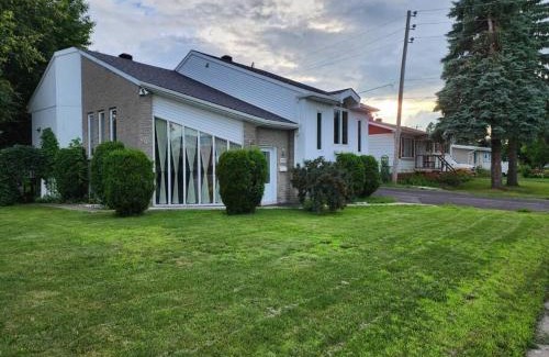 Saint-Hubert House | Timeless Tranquility, a place near everything!