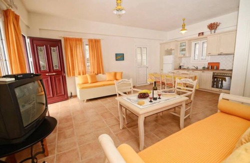 Agios Kirykos House | Timessa Maisonette in Agios Kirikos