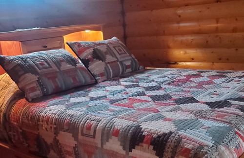 Prairie County House | Tin-Can Cabin is a cozy get-away destination for hunting or small town ventures