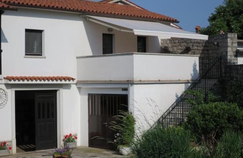 Sezana Apartment | TIN House