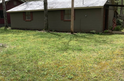Arcadia Cabin | Tin Roof Cottage- Sleeps 10