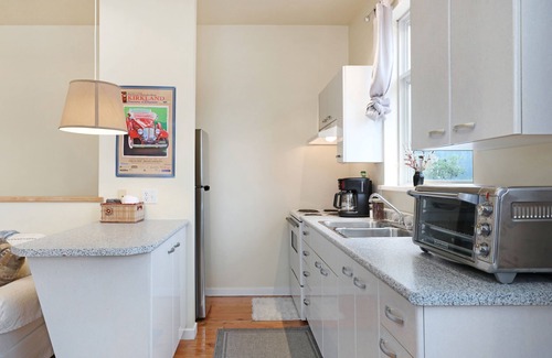Courtenay House | Tin Town Tranquility