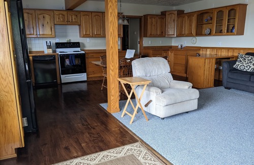Valois House | Tina's Lake House | Your Summer Getaway to the Heart of the Finger Lakes
