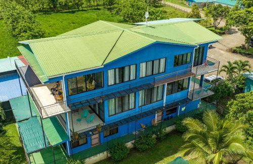Arenal Hotel | Tinajas Arenal Lakefront Lodge