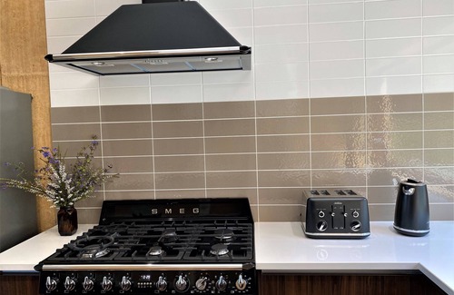 Bow Bridge Cottage | Tingle Estate
