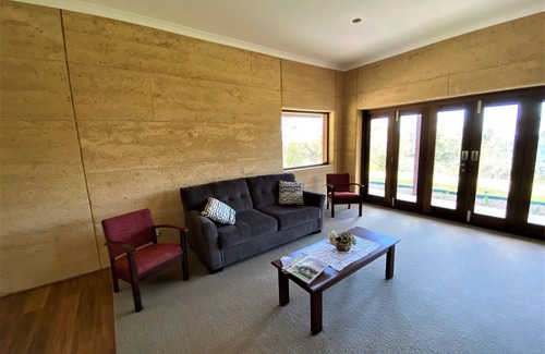 Bow Bridge Cottage | Tingle Estate