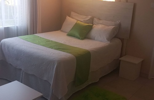 Bulawayo House | Tingompela Guest House