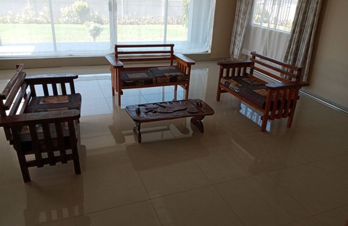 Bulawayo House | Tingompela Guest House