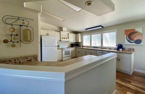 Benton City House | Tinte Red Mountain Retreat: Wine Country home nestled in the vineyards