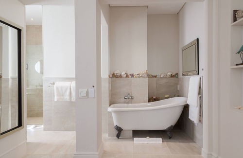 Simon's Town Bed & Breakfast | Tintswalo Boulders