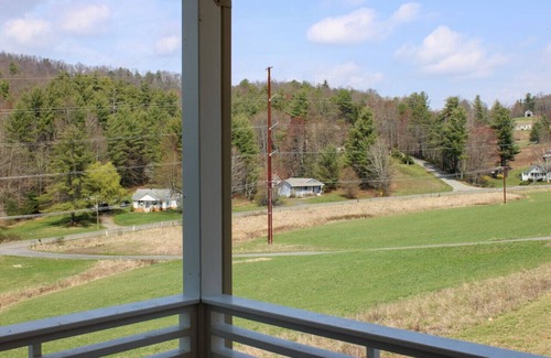 West Jefferson House | Tiny 2br Cabin w/View | Grill | Fire Pit #4