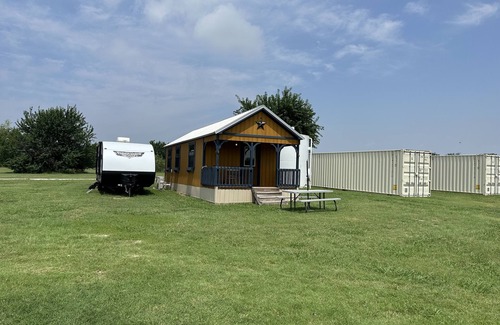Fort Worth Cabin | Tiny cabin near downtown Fort Worth