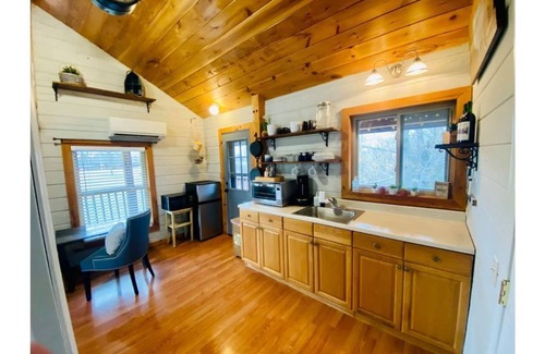 Turners Station Cabin | Tiny Cabin where you can enjoy wildlife, sounds of nature and Relaxation!