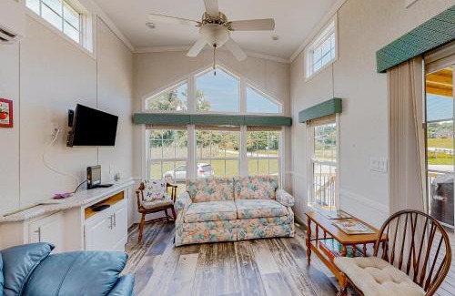 Hendersonville House | Tiny Charmer