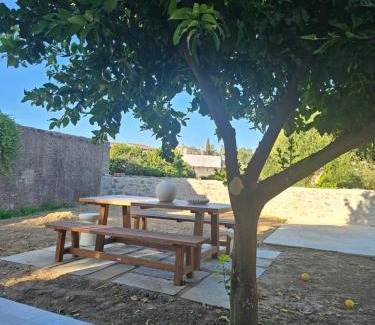 Nafpaktos House | Tiny Cottage lemon & pies