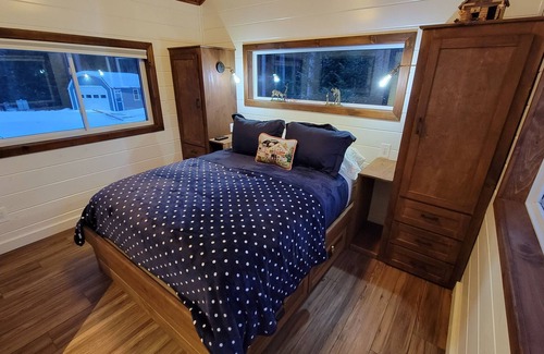 Malone Cabin | Tiny Country Cabin w/ private deck & firepit -- 5 min to Titus Ski!!