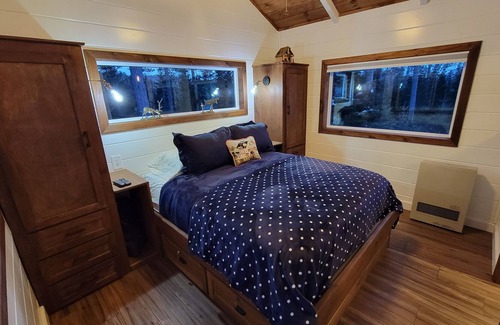 Malone Cabin | Tiny Country Cabin w/ private deck & firepit -- 5 min to Titus Ski!!