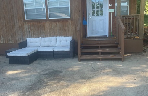 Bakersfield House | Tiny Cozy Home in Missouri