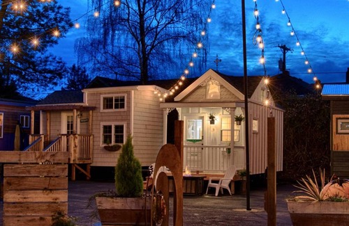 Kerns House | Tiny Digs Cottage House