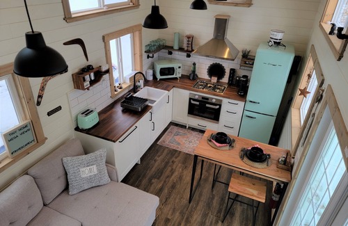 Baker Cabin | Tiny Escape w/dry sauna & mountain views