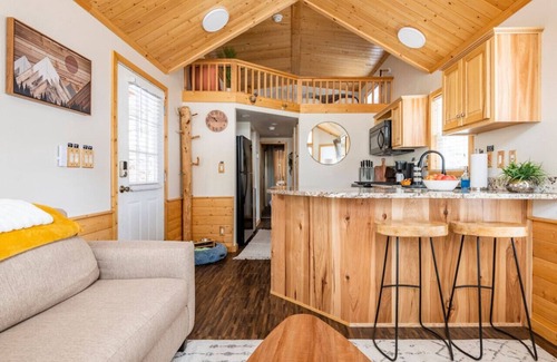 Woodland Park House | Tiny Haven | Spacious Feel, BBQ & Peak Views