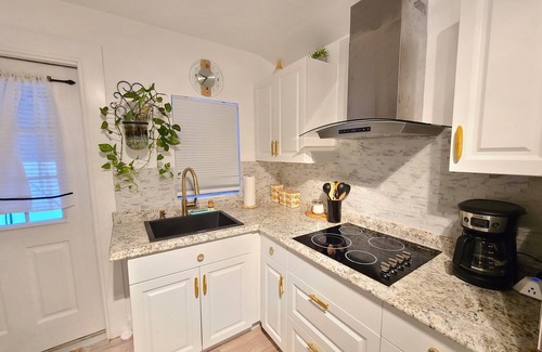 Longwood Cottage | Tiny Hidden Cottage