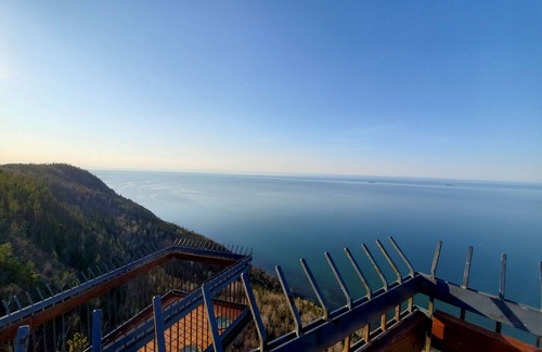Saint-Simon Ski Chalet | Tiny House, Entre mer et Montagne with hot tube and acces St-Laurence river