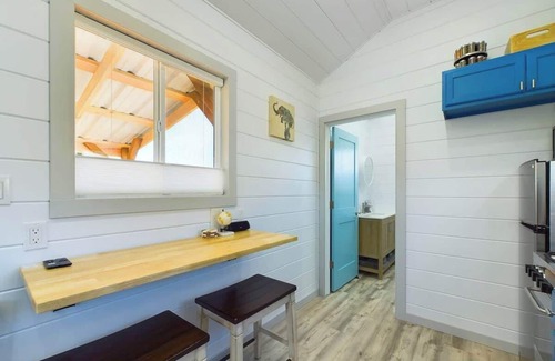 Rohnerville Apartment | Tiny Home Big yard Su