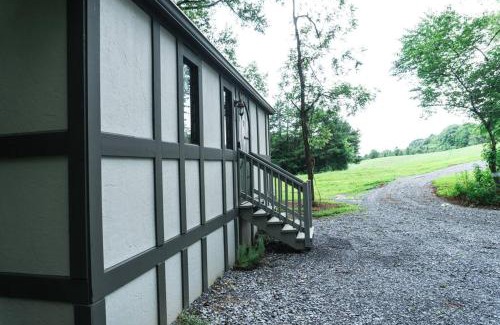Sevierville House | Tiny Home Cottage Near the Smokies #7 Tilly