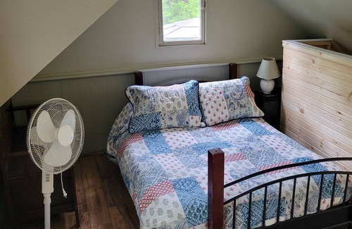 Norland Cottage | Tiny Home Cozy Cabin in Kawartha Lakes