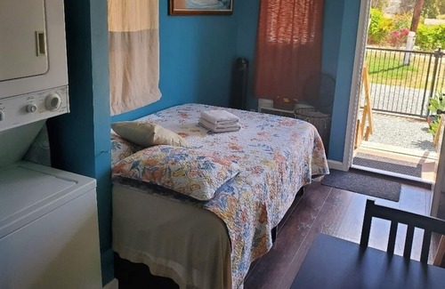 Stockton Cottage | Tiny Home Experience