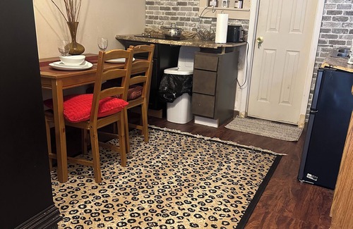 Sugar Land Cabin | Tiny home for short and long term also
