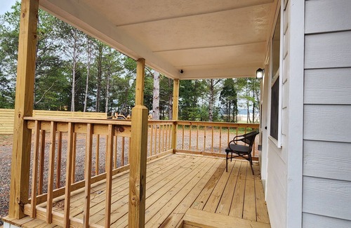 Leesburg House | Tiny Home in Leesburg - Convenient to Leesburg Landing and Cherokee Rock Village