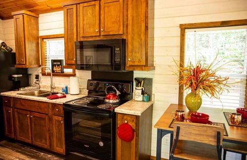 Coosa House | Tiny Home l Private l Pet Friendly