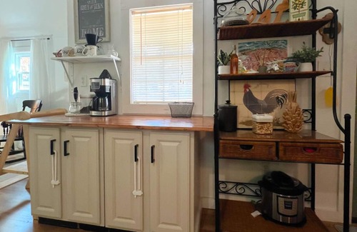 Tallassee Cabin | Tiny Home near Monster Mountain MX Park and Lake Martin